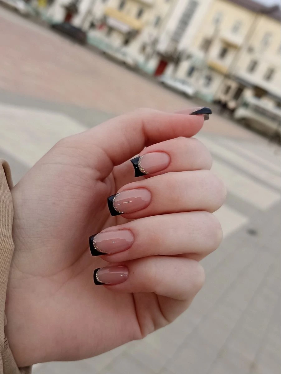 e6c33690d0fcd0838afff3de42e8a49d 150 مدل ناخن فرنچ کوتاه، بلند، رنگی و مشکی