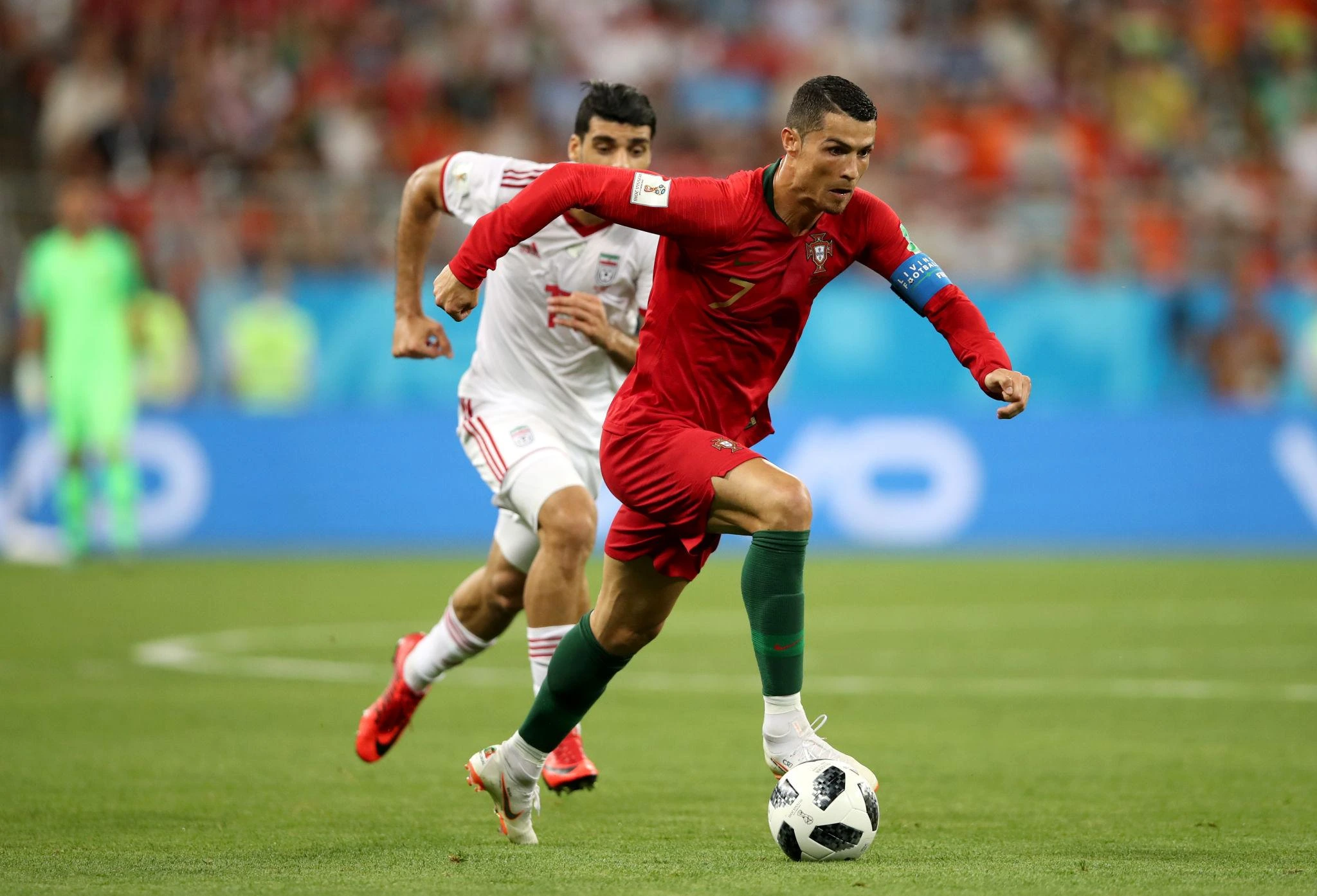 عکس مهدی طارمی با رونالدو