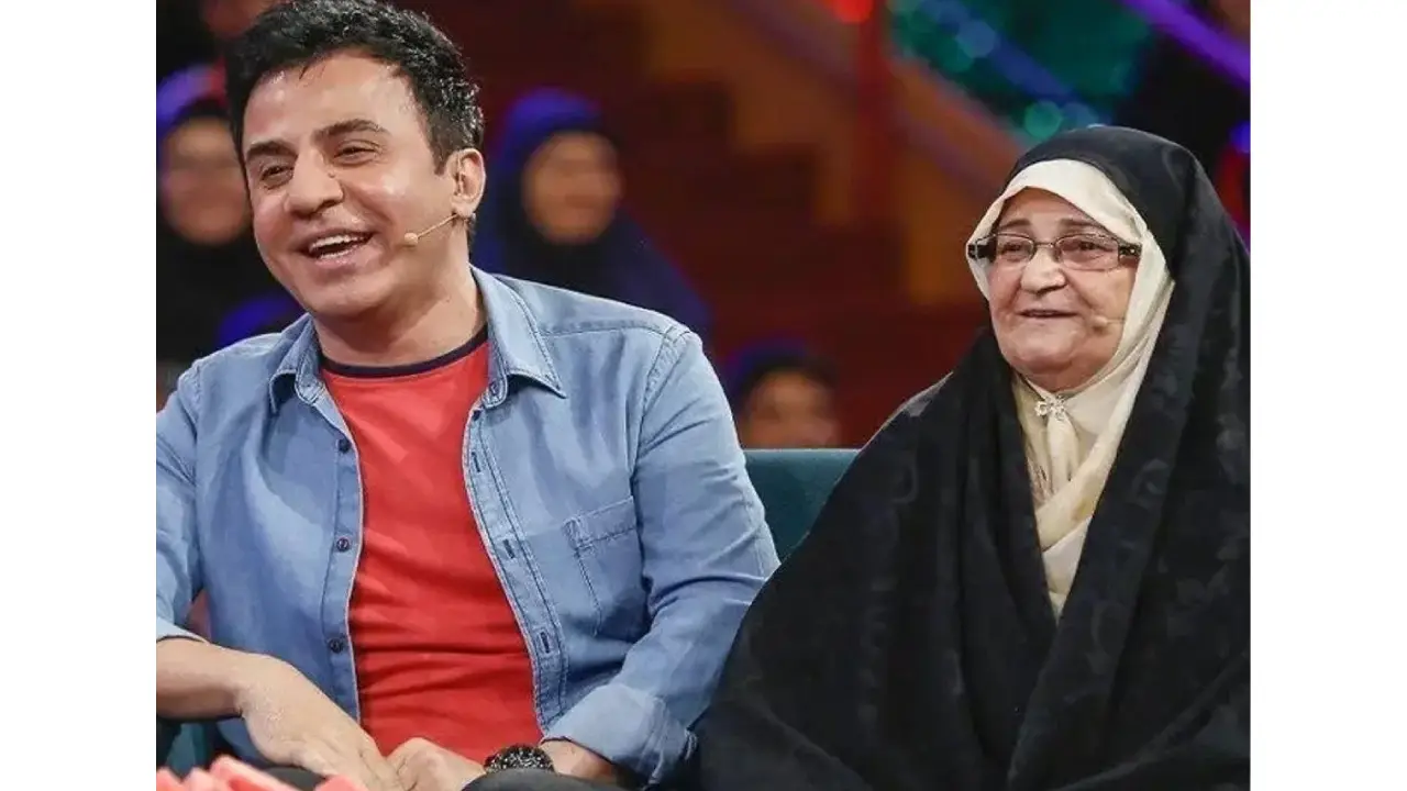 عمو پورنگ در سوگ مادر نشست