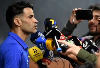 مهاجم سابق پرسپولیس آبی‌پوش شد!